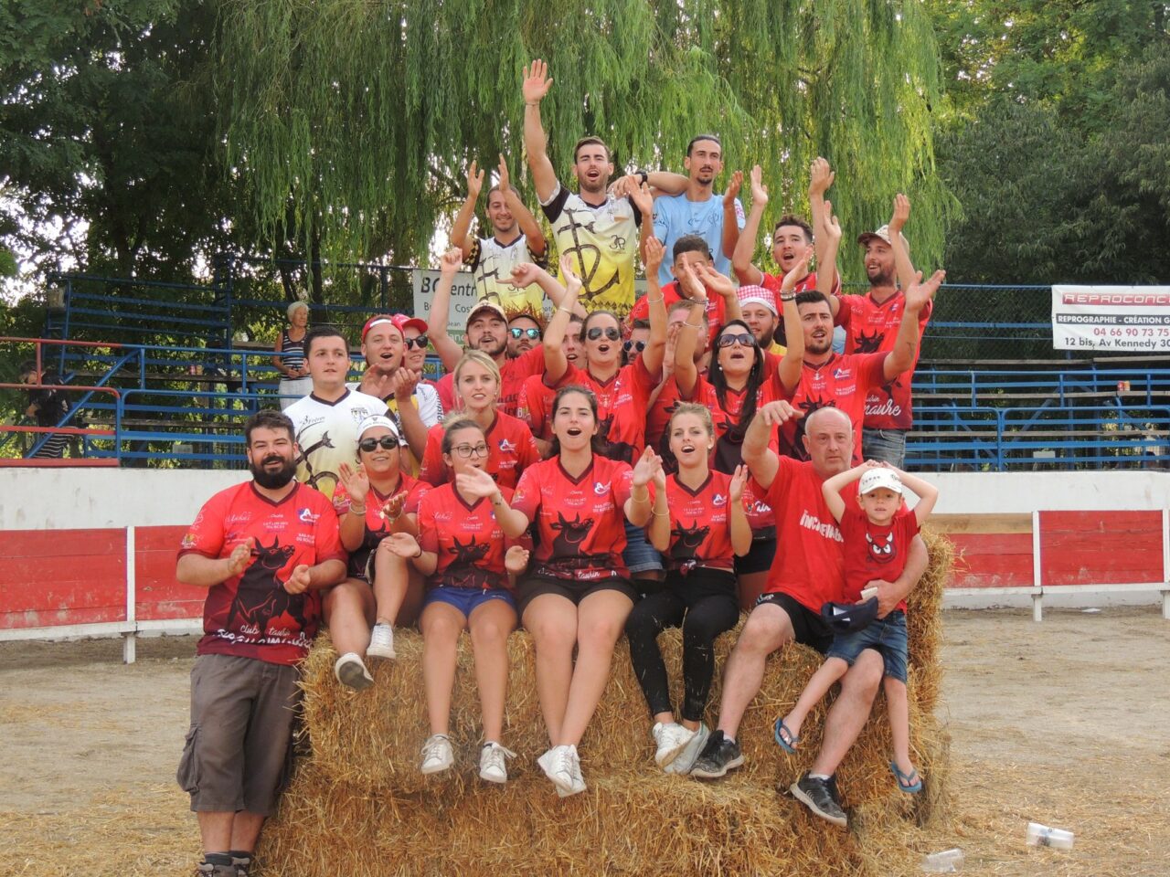 ROQUEMAURE et son club taurin UCTF